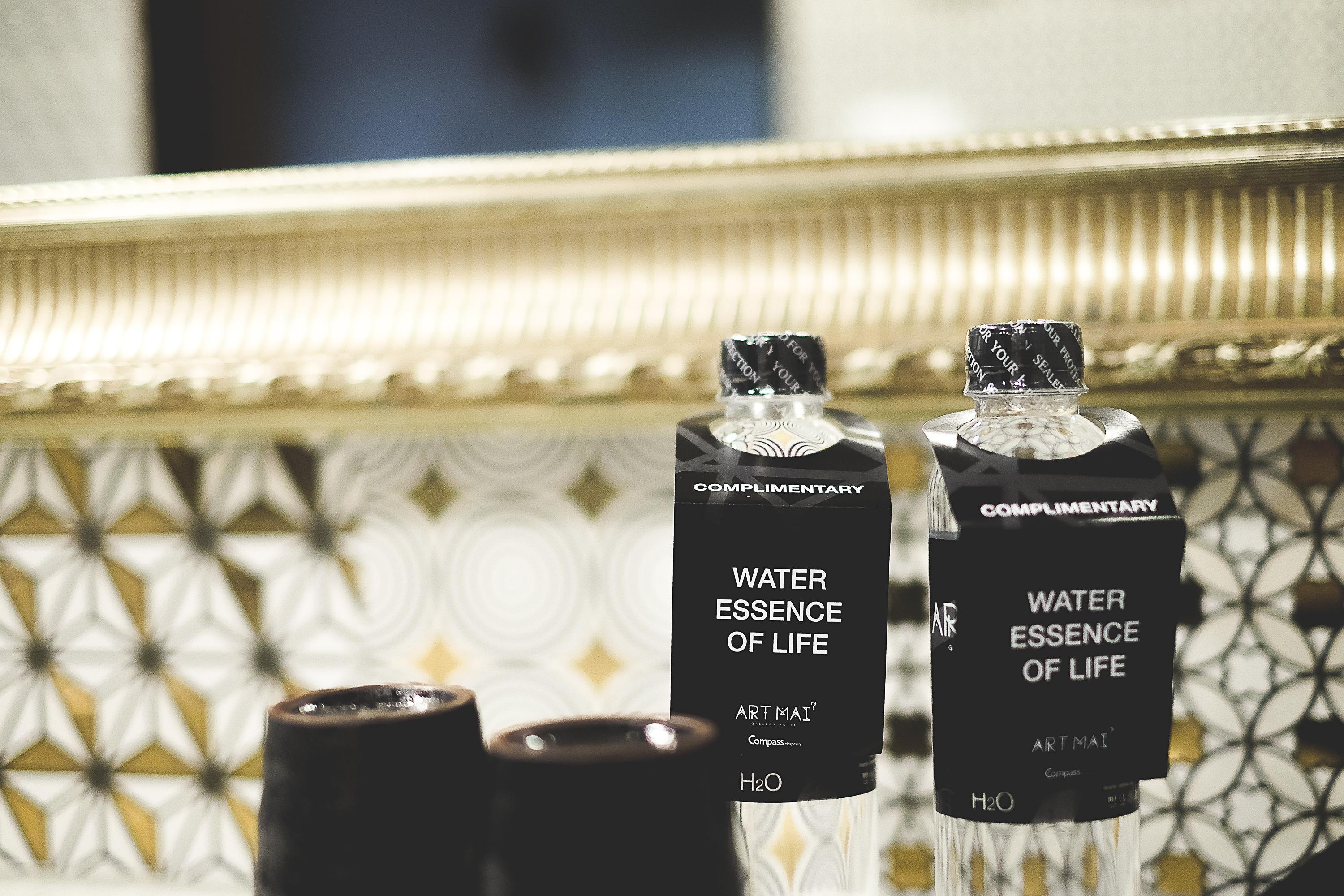 Art Mai Gallery Nimman Hotel Chiang Mai Eksteriør billede Bottles of water at the Ritz-Carlton