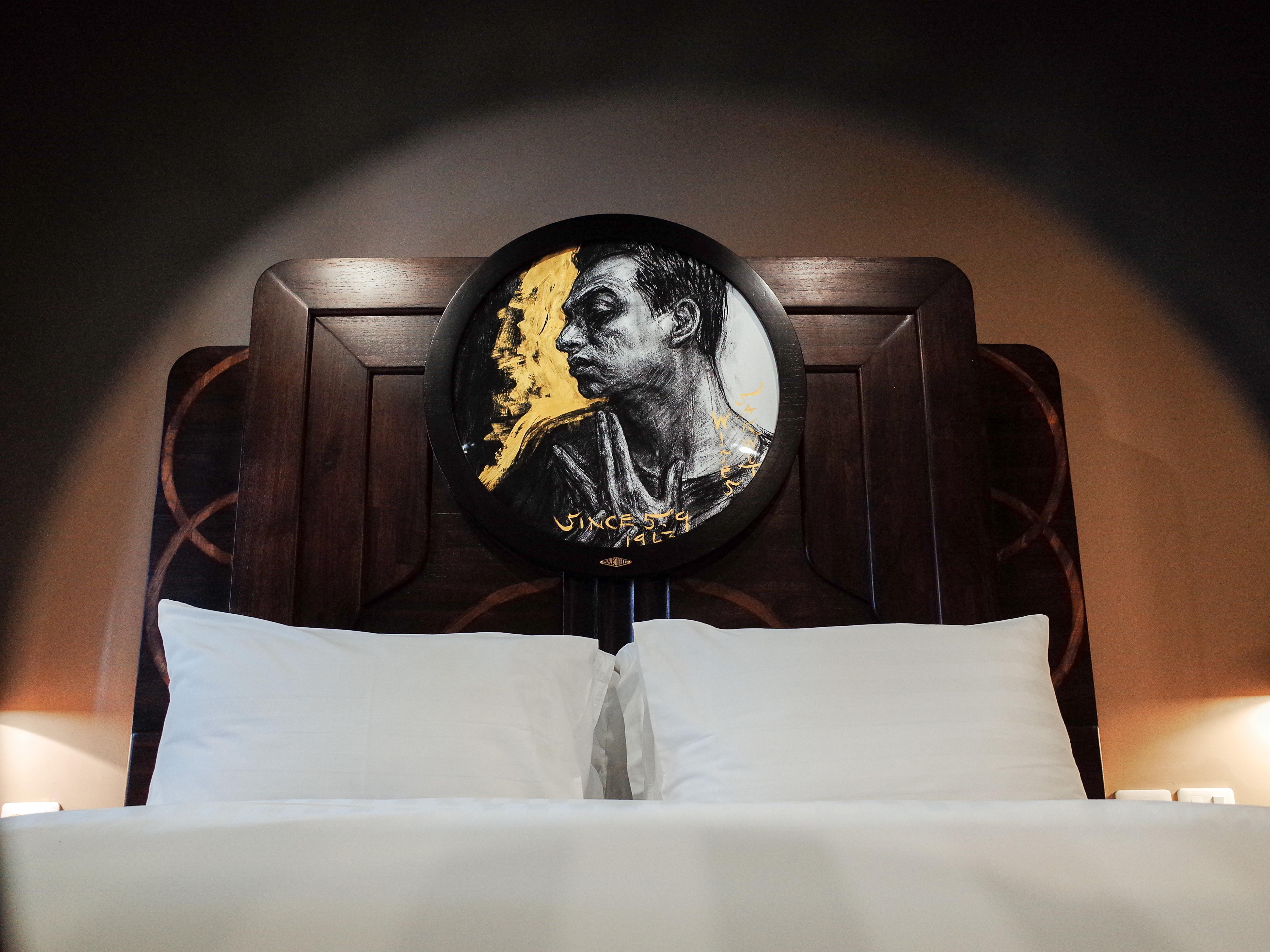 Art Mai Gallery Nimman Hotel Chiang Mai Eksteriør billede A bed at the hotel