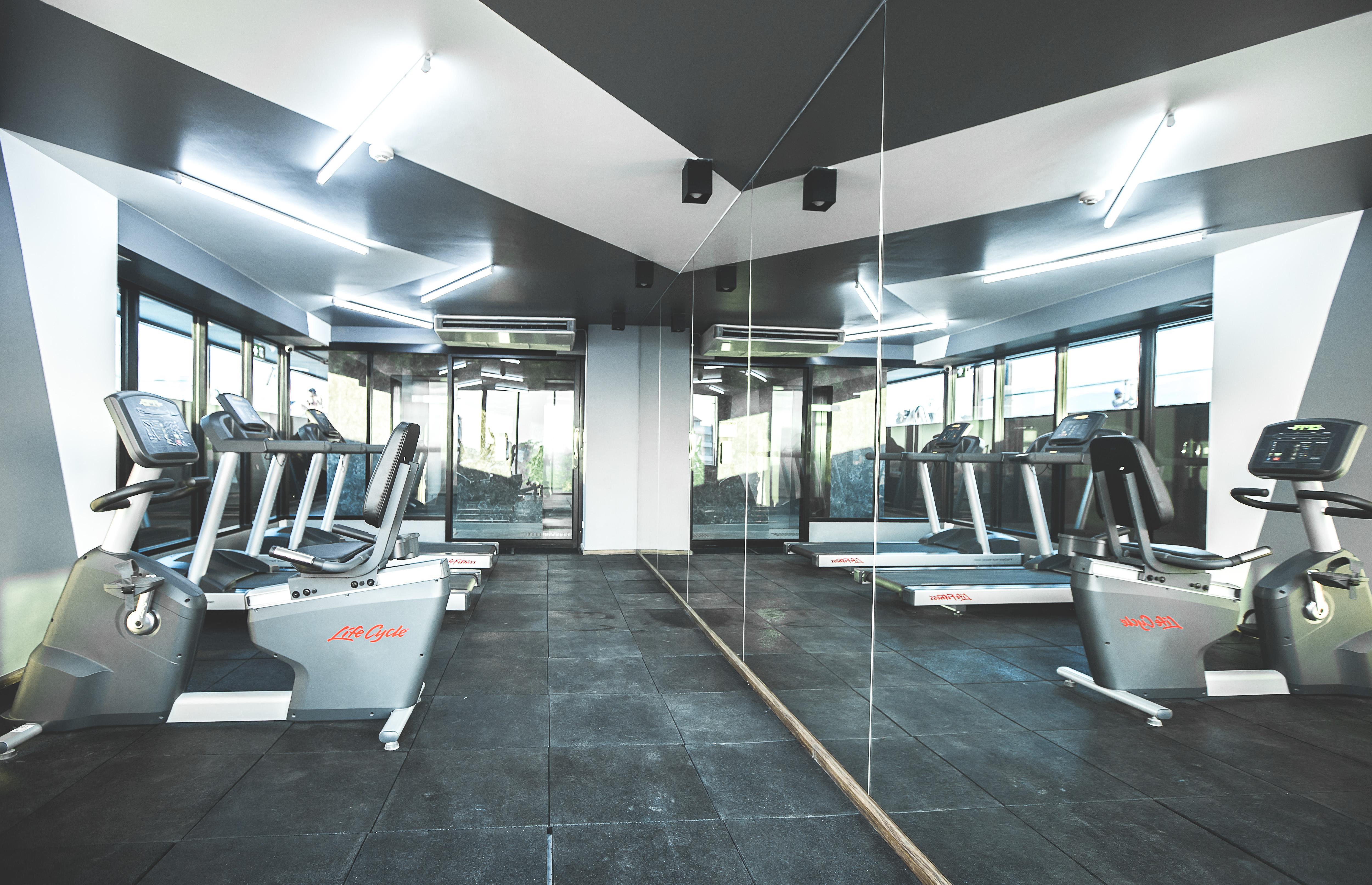 Art Mai Gallery Nimman Hotel Chiang Mai Eksteriør billede The gym at the hotel